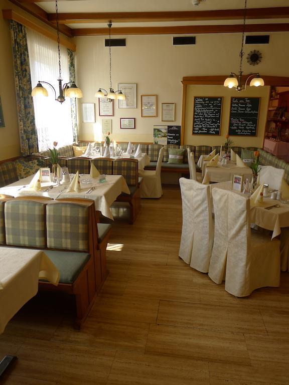 Hotel Restaurant Boeck "Roter Hahn" Sankt Poelten Kültér fotó