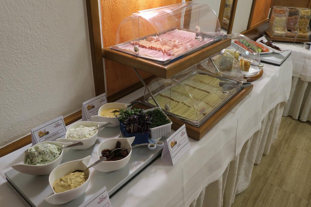 Hotel Restaurant Boeck "Roter Hahn" Sankt Poelten Kültér fotó