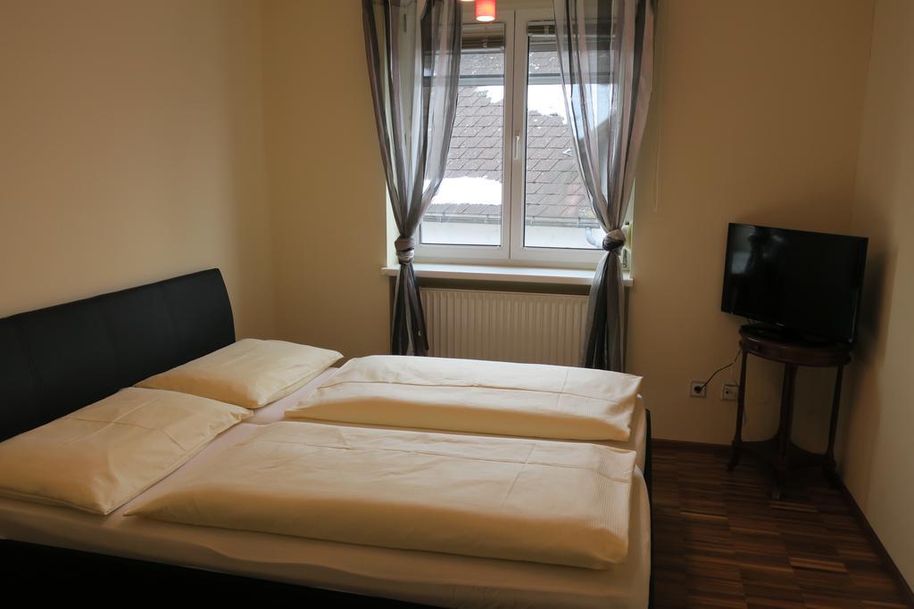 Hotel Restaurant Boeck "Roter Hahn" Sankt Poelten Kültér fotó